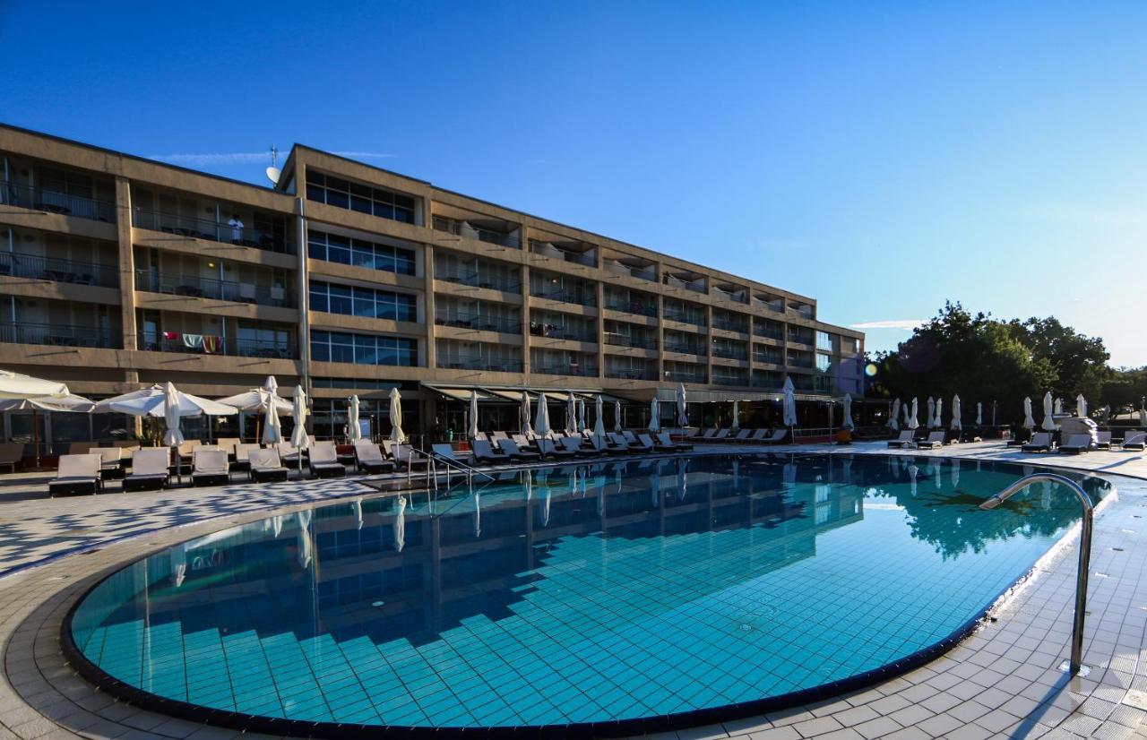 Arena Hotel Medulin Eksteriør billede